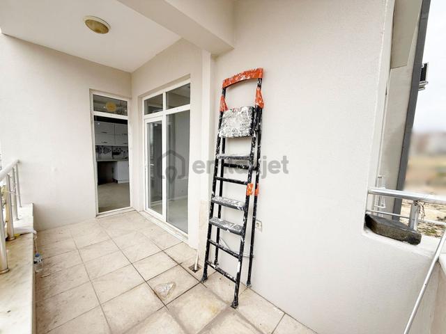Beykent'te Merkezi Konumda Ulaşım Ve Marketlere Yakın 3+1 5