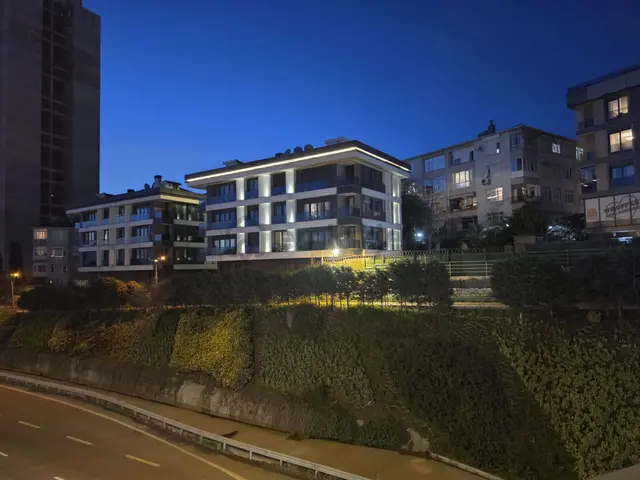 Acıbademin Merkezi Konumunda Teraslı Dubleks 2+1 Çift Banyolu 2