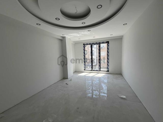 Çayırova İnönüde Cadde Üstünde Asansörlü 2+1 Ara Kat 4