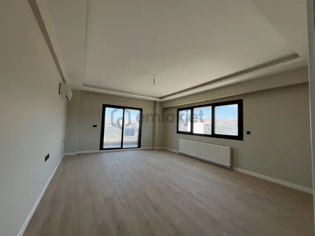 Seferihisar’da Merkeze Yakın Kiralık Geniş 3+1 Daire 3