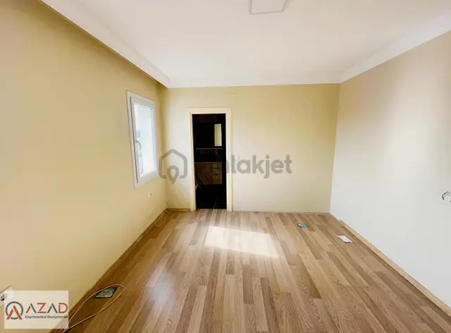 Azad-valilik Civarında Yola Cepheli Kiralık 2+1 Apart 2