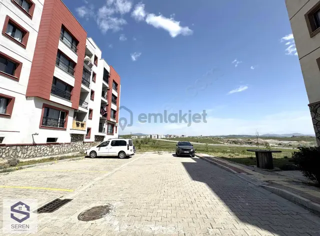 Seferihisar Necat Hepkon Mahallesi Toki 3+1 Ayrı Mutfak Kiralık 4