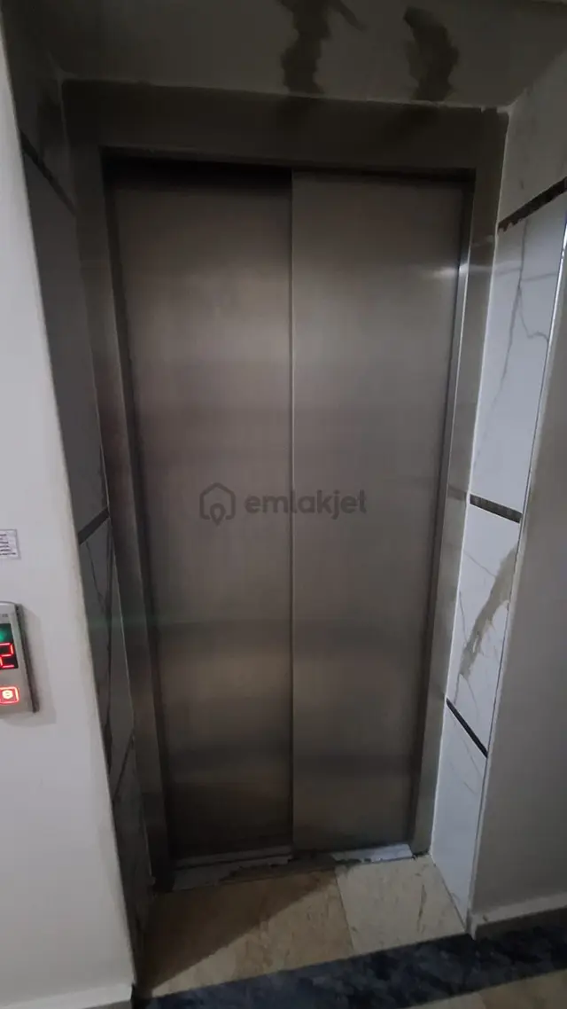 Yaylacık'ta Üniversite Yakını 1+1 Asansörlü Satılık Daire 4