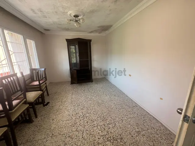 Konak Lale Mahallesinde 2+1 100m2 Ayrı Mutfak Kiralık Daire 3