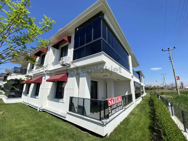 Sv Gayrimenkulden 2+1 Site İçi Havuzlu Plajlara Bir Adım 1