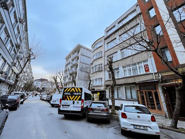 Fatih Akşemsettin Mah Akdeniz Sarıgüzel Cad. Satılık 2+1 Daire 4