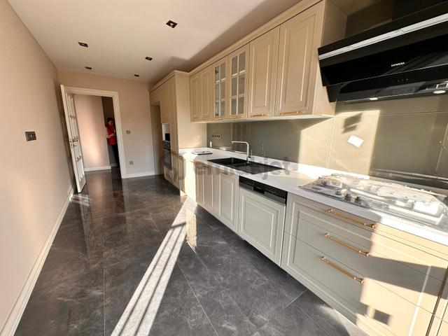 Liv Bahçeşehir'de Kiralık 4+1 Sıfır Daire 3