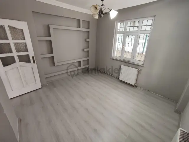 Kazanç Emlaktan Vatan Mahallesinde Kiralık 2+1 Giriş Daire 1