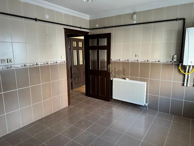 Sahibinden, Yayla Mahallesinde, Asansörlü, Bağımsız 3+1 Daire 4