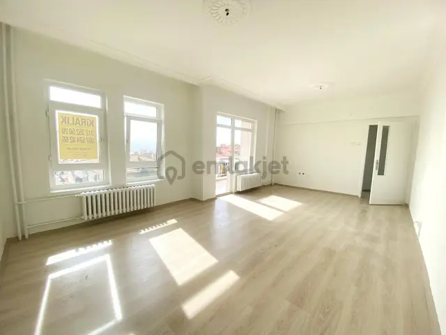 Keçiören İncirli Mh.site İçerisinde 4.katta Yapılı Bağımsız Asansörlü Full Şehir Manzaralı 3+1 Daire 3
