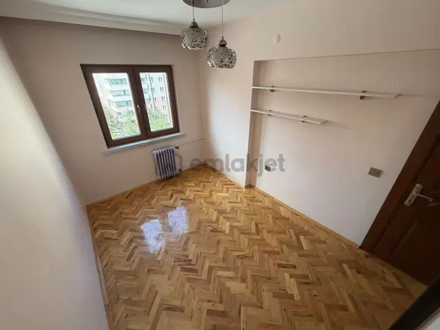 Gata Hast. Yanı Site İçinde Orta Kat 3+1 Manzaralı Oturuma Hazır 2