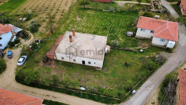 Uşak Eşme Kayalı Köyünde Satılık Müstakil Ev 5