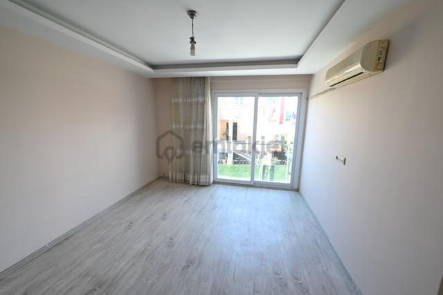 Üstünkent'ten Çiftlikköy'ün Merkezinde Satılık Geniş 2+1 Daire 5