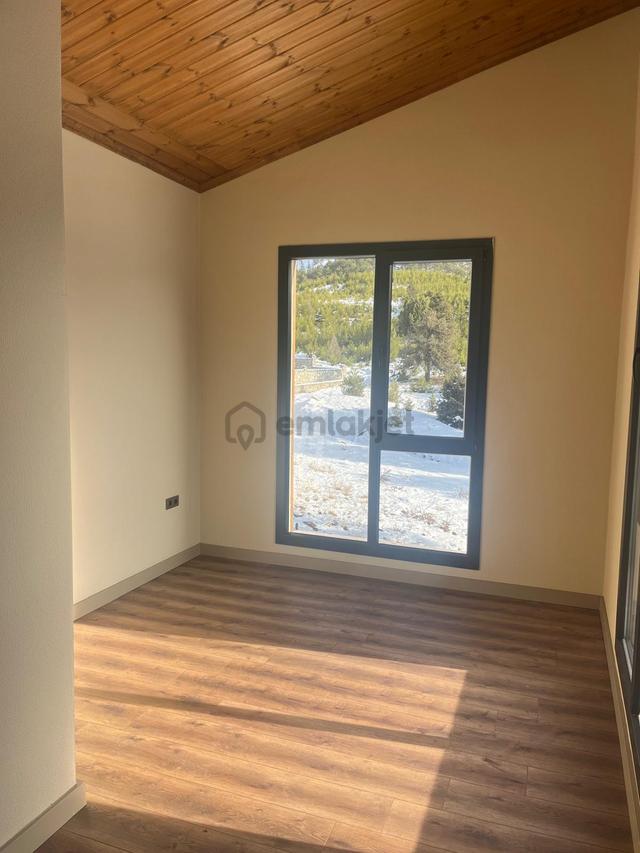 Kar Emlaktan Fındıklı Yaylasına Site İçeisinde 3+1 Satılık Dubleks Villa 4