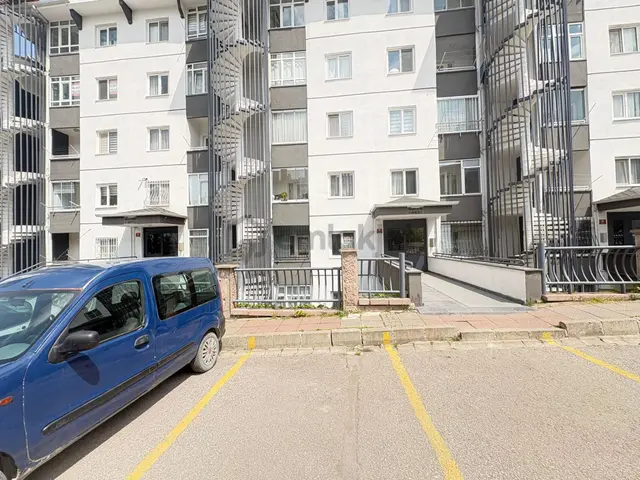 Göral Emlak 2+1 Boş Polis Evi Arkası Vadi Bilokların Da Orta Kat Dikmen Vadisi Manzaralı 1