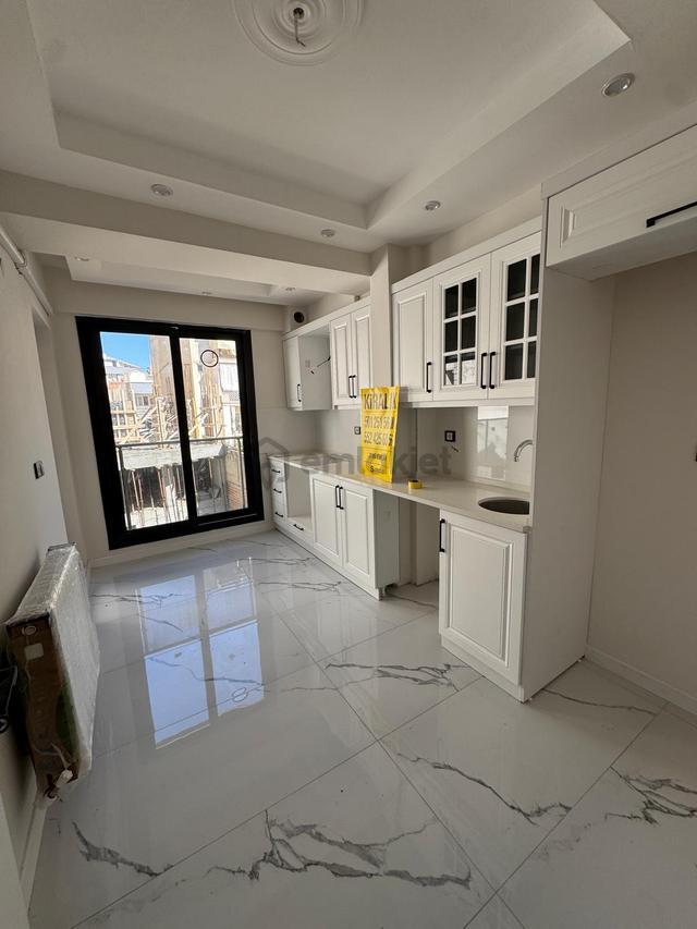 Zeki Emlak'tan Muradiye İstasyon Civ 2+1k.mutfak Ara Kat Kiralık 2