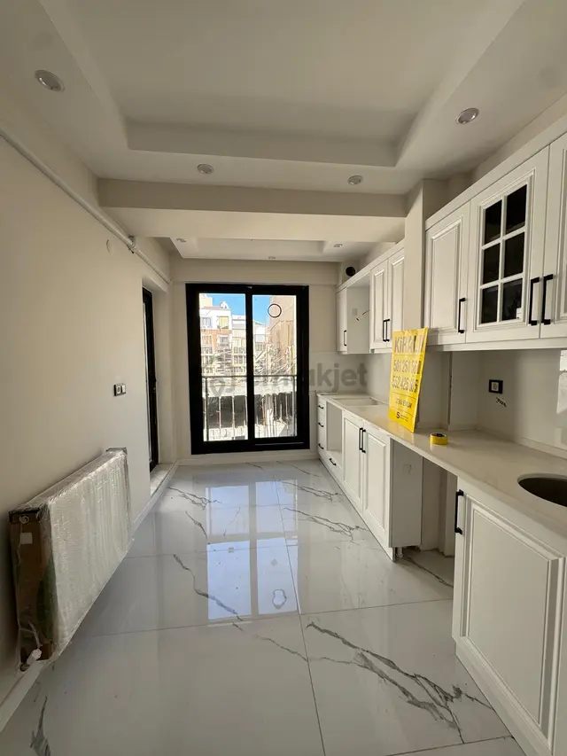 Zeki Emlak'tan Muradiye İstasyon Civ 2+1k.mutfak Ara Kat Kiralık 3