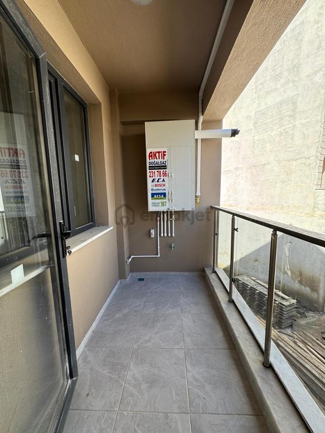 Zeki Emlak'tan Muradiye İstasyon Civ 2+1k.mutfak Ara Kat Kiralık 5