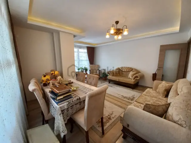 Maltepe Çarşı Merkezi Konumda Kapalı Otopark 3+1 İskanlı 120 M2 3