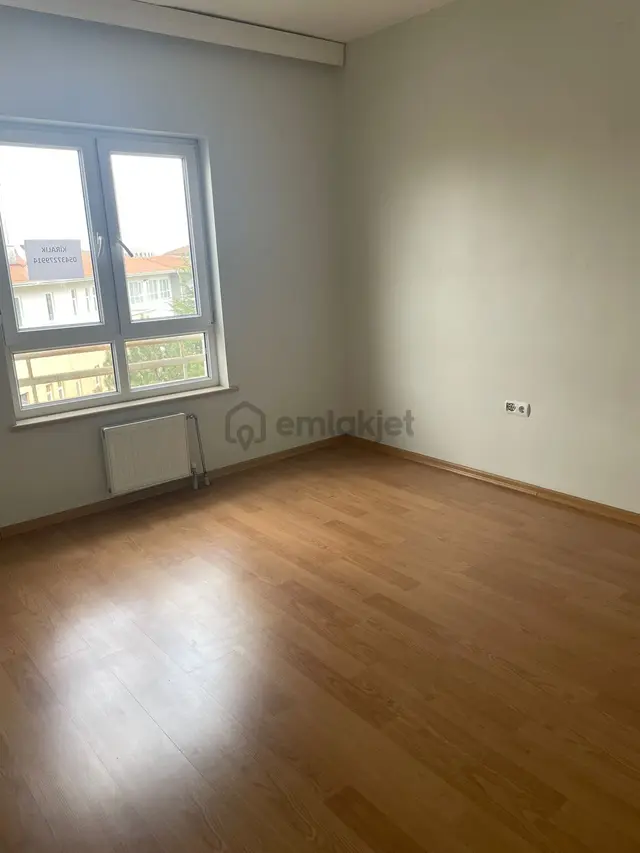 Re/max Ay 'dan Sakarya Akyazı Tokı Evlerınde Kıralık 2+1 Daıre 4
