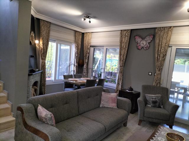 Alaçatı'da Kiralık Müstakil Havuzlu Villa 3