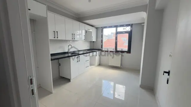 Başokur'dan Bahçelievler Siyavuşpaşa Mh. Yeni Binada 3+1 Satılık 3