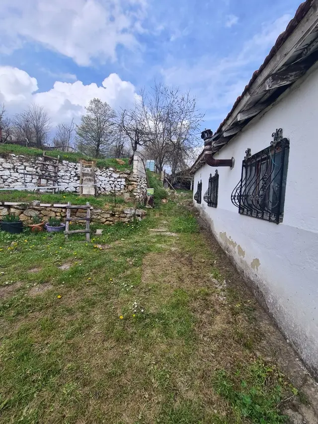 Sinerji'den Bilecek De Doğayla İç İçe Geniş Arazili Köy Evi 2