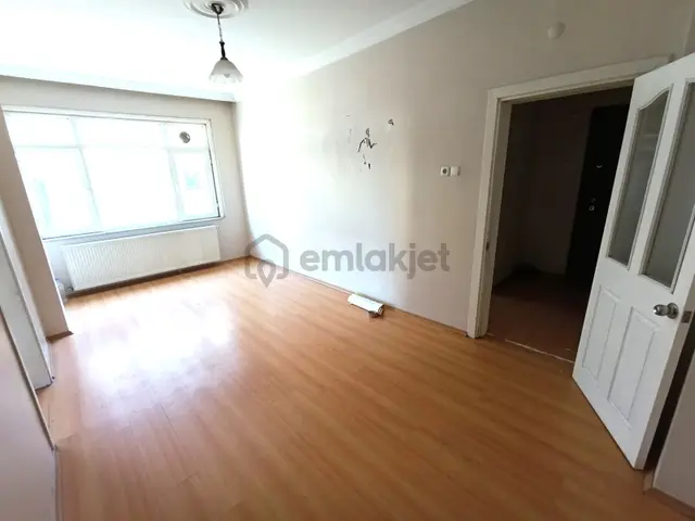 Satılık Cumhuriyet Mah.3+1.4.kat.120 M2 Çift Balkonlu Esra Emlak 1