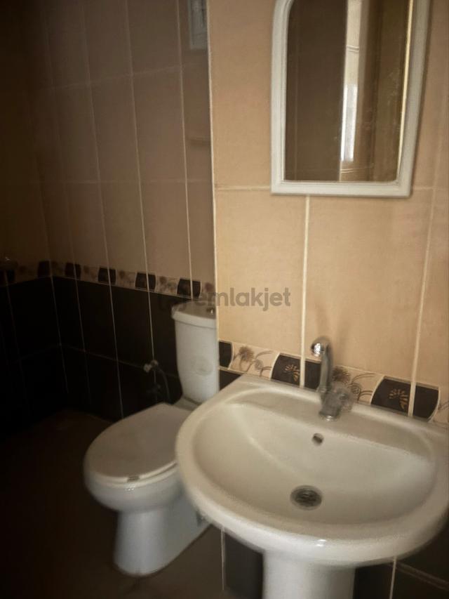 Anadolu Üniversitesi Karşısında Satılık 1+1 Apart 3