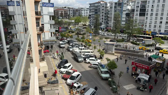 Üçyol Metro Meydanda Sıfır Tadilatlı Geniş 2+1 Satılık Daire 4