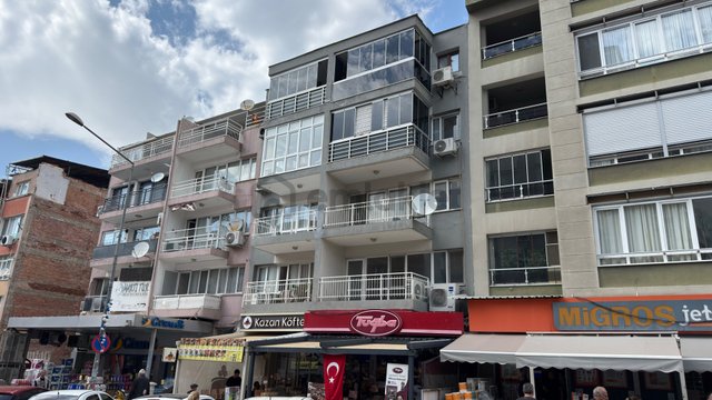 Üçyol Metro Meydanda Sıfır Tadilatlı Geniş 2+1 Satılık Daire Üçyol Metro Meydanda Sıfır Tadilatlı Geniş 2+1 Satılık Daire