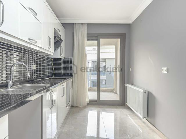 Manzaralı,geniş Teraslı,köşe 4+1 220 M2 Yeni Ve Kaliteli Daire 4