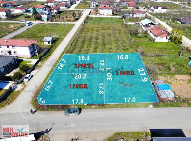 Hak Emlaktan Arapçiftliği'nde Villalar Bölgesi Satılık Arsalar 3