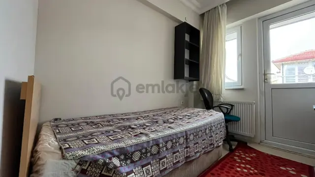 Modernevler Mahallesi'nde Arakat Balkonlu 2+1 Kiralık Apart 5