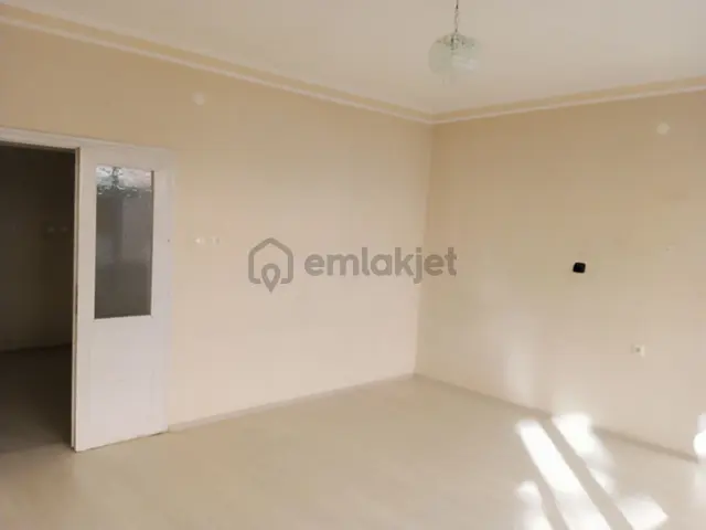 İlkadım Fevziçakmak Mah.100 Yıl Bulvarına Cephe Kiralık 2+1 Daire 5