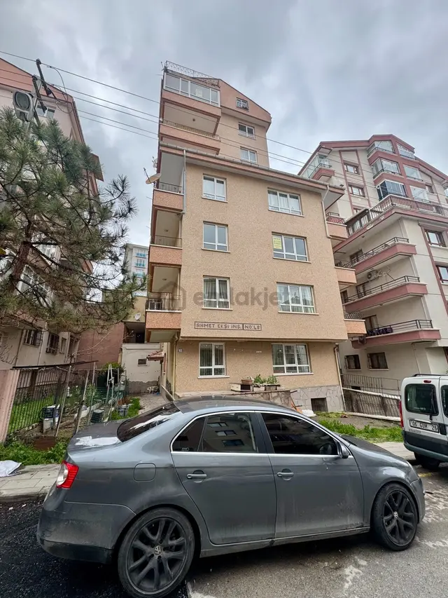 Karşıyakada 3+1 Ara Kat 100m2 Satılık Daire Karadeniz Emlaktan 3
