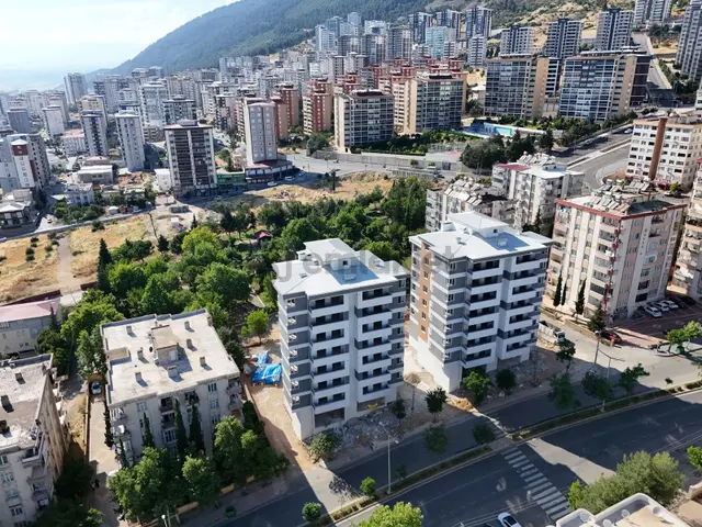 Cumhuriyet Mahallesinde Cadde Üzeri Satılık İşyeri 1