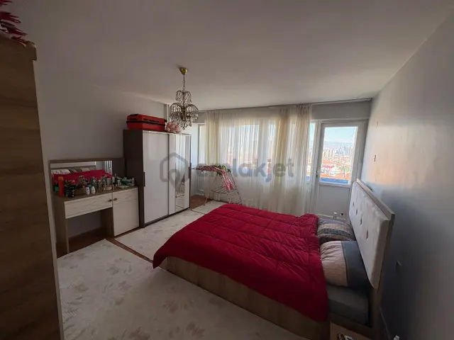Suadiyede Satılık 2+1 Teras Dubleks Merkezi Isıtma Cadde Üzeri 3