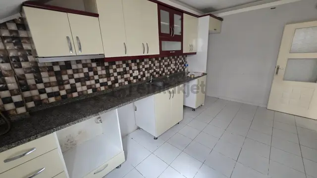 Esenyurt Süleymaniye Mah. Kelepir 2+1 Boş Giriş Kat Altı Daire 3