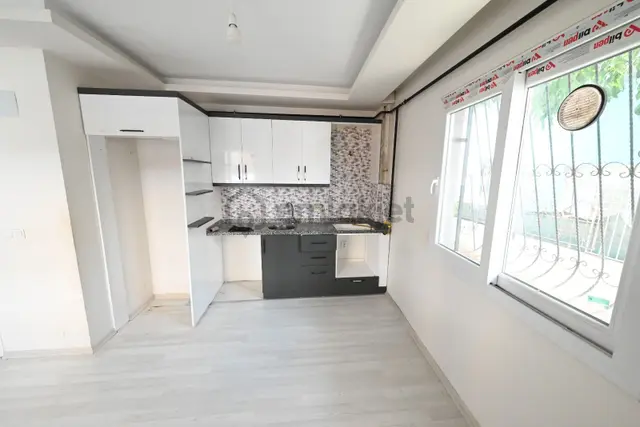 Üstünkent'ten Aydınlıkevler'de Forum Avm Yakını 2+1 Satılık Daire 2