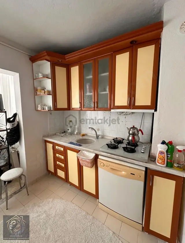 Akşemsettin Mah'de Ara Katta Salon Bağımsız Satılık Daire 3