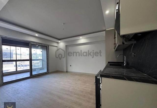 Esenyurt Güzelyurt Mah Metrobüse Yakın Şık Tasarımlı Amerikan Mutfaklı 2+1 Daire 4