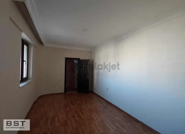 Beyhekim Mh. Azra Tatil Köyünde 4+1 200 M2 Net Satılık Daire 4