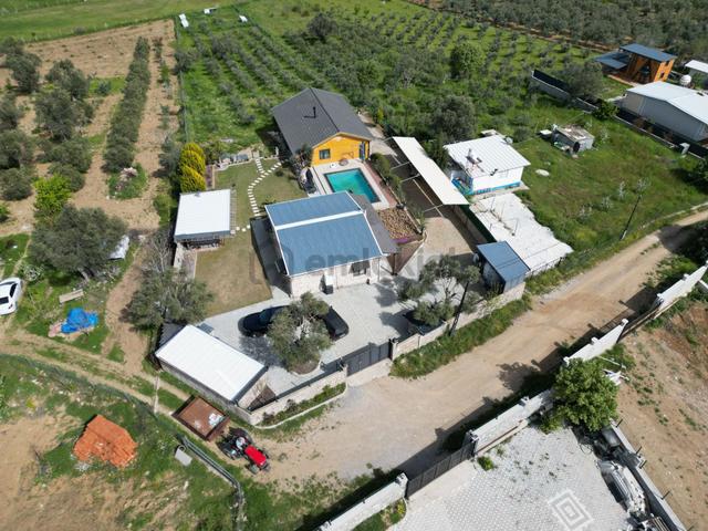 Q'zen Den 4000 M2 Arsa İçerisinde 3+1 Ve 2+1 Evi Olan Çiftlik 3