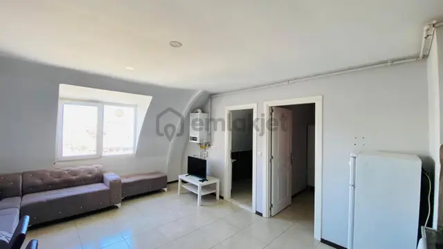 Ender Uysal Gayrimenkulden Asmalıevler Mahallesin De 1+1 Asansörlü Çatı Katı Apart.. 1