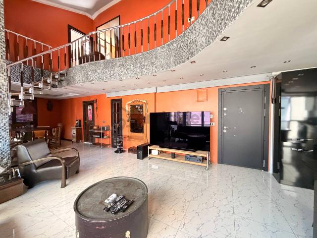 Emsalsiz...dev Pencereler Panjur Konforu Özel Tasarım Loft Daire 5