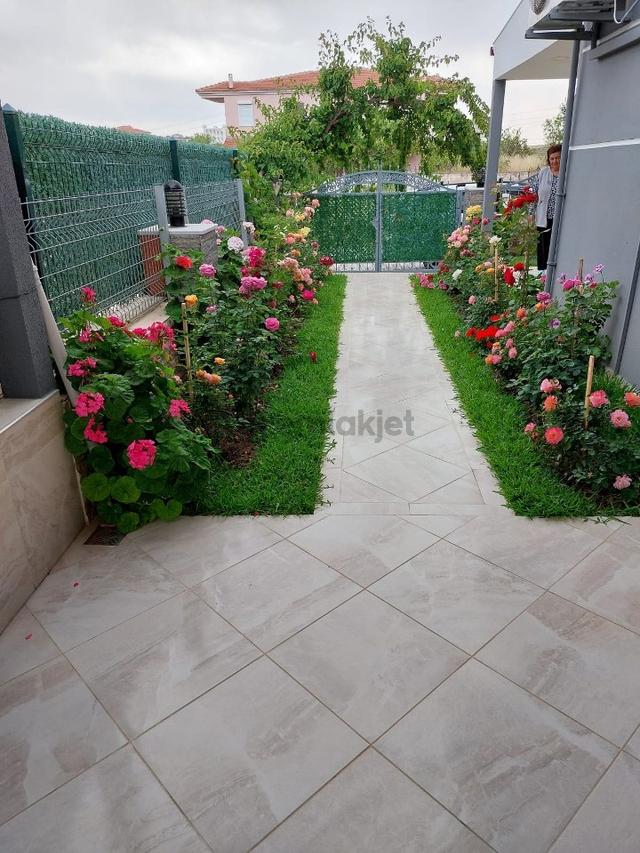 İzmir Çeşme Şifnede Havuzlu Geniş Bahçeli Kiralık Müstakil 5