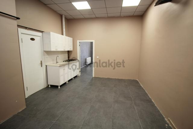 Krc'den Altıağaç Mahallesinde 100 M2 Depolu Satılık Dükkan 3