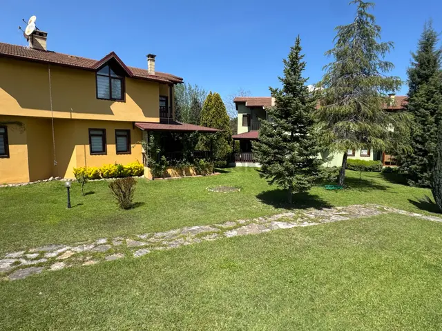 Sapanca Kırkpınar’da Site İçinde Satılık Villa… 3