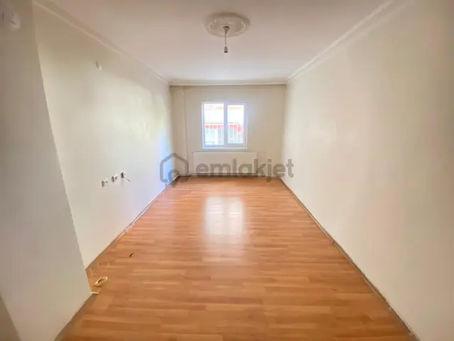 Mç Emlak'tan Mareşal Çakmak Mah. Satılık 3+1 Yapılı Daire 2